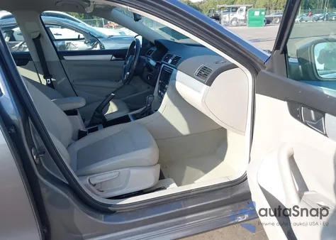 2012 Volkswagen Passat 2.5L Se из США, поврежденный, VIN 1VWBH7A31CC110400